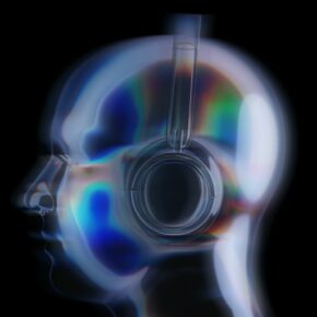 Profil humain transparent portant un casque audio, image abstraite évoquant l’intelligence artificielle et la musique